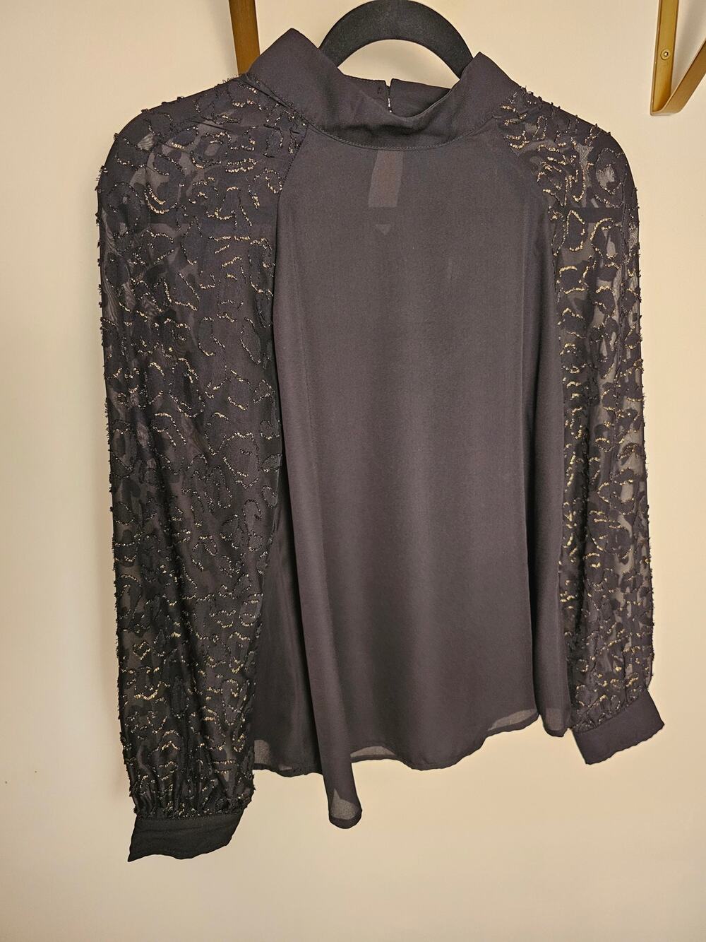 Andree By Unit Sheer Sleeve Blouse With Choker Collar